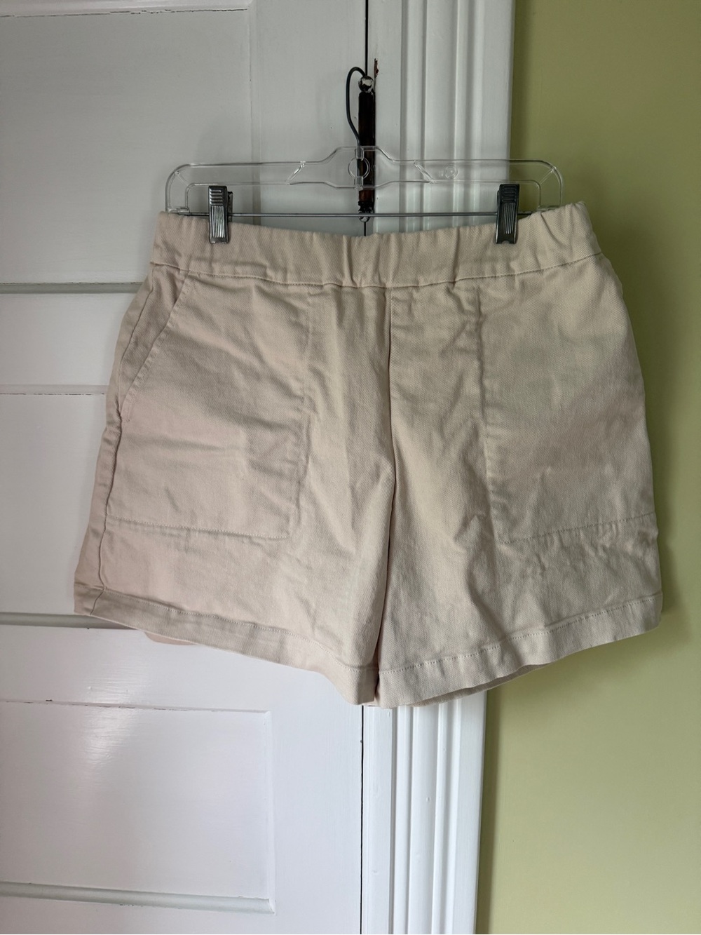 Everlane Cream High-Rise Patch Pocket Shorts